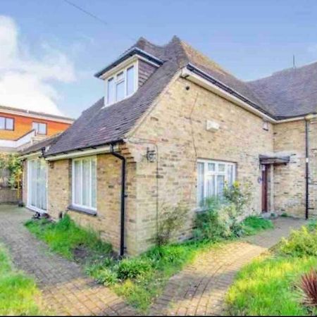 Lovely Cottage In The Heart Of Shirley- Κρόιντον Εξωτερικό φωτογραφία