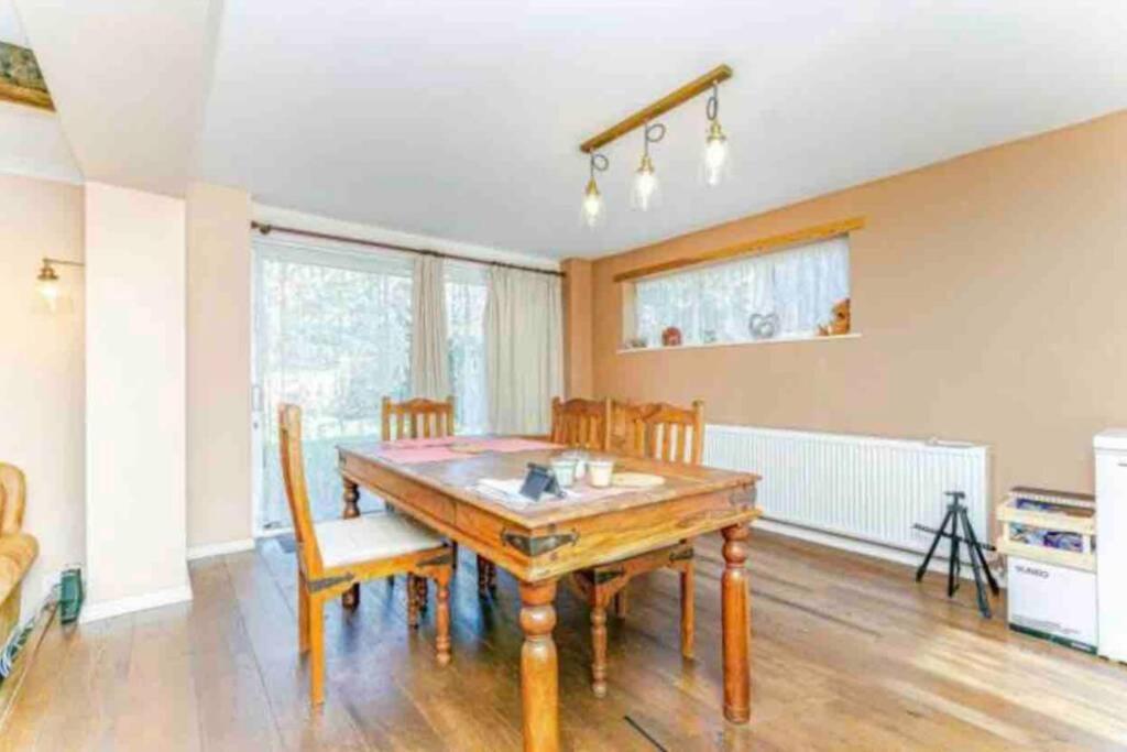 Lovely Cottage In The Heart Of Shirley- Κρόιντον Εξωτερικό φωτογραφία