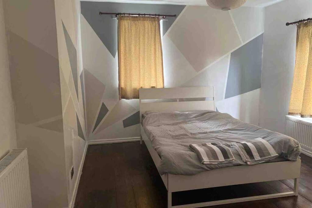 Lovely Cottage In The Heart Of Shirley- Κρόιντον Εξωτερικό φωτογραφία